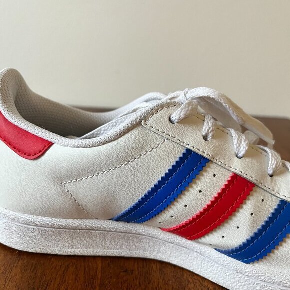 Adidas Americana vs. Superstar - Picture 5 of 14